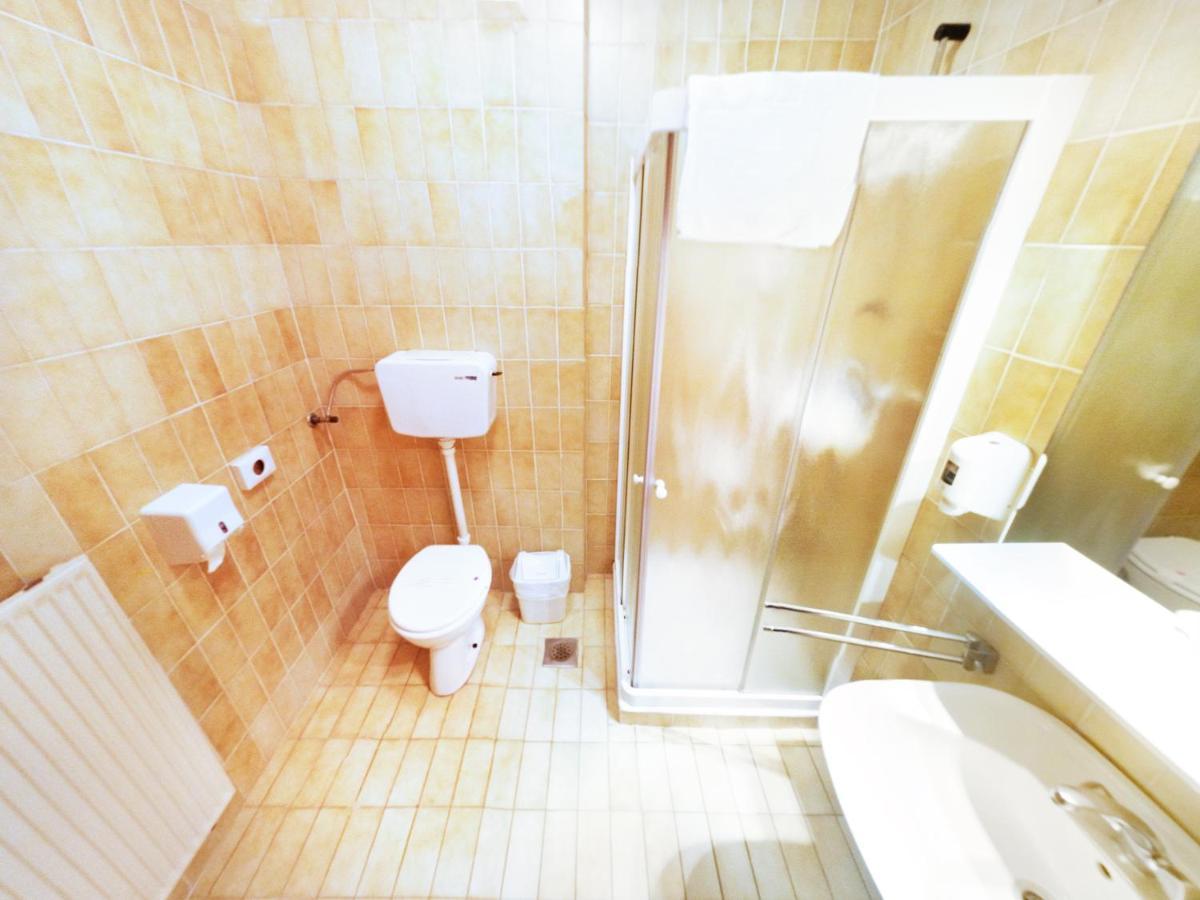 Hotel Lucija Most na Soči Kültér fotó