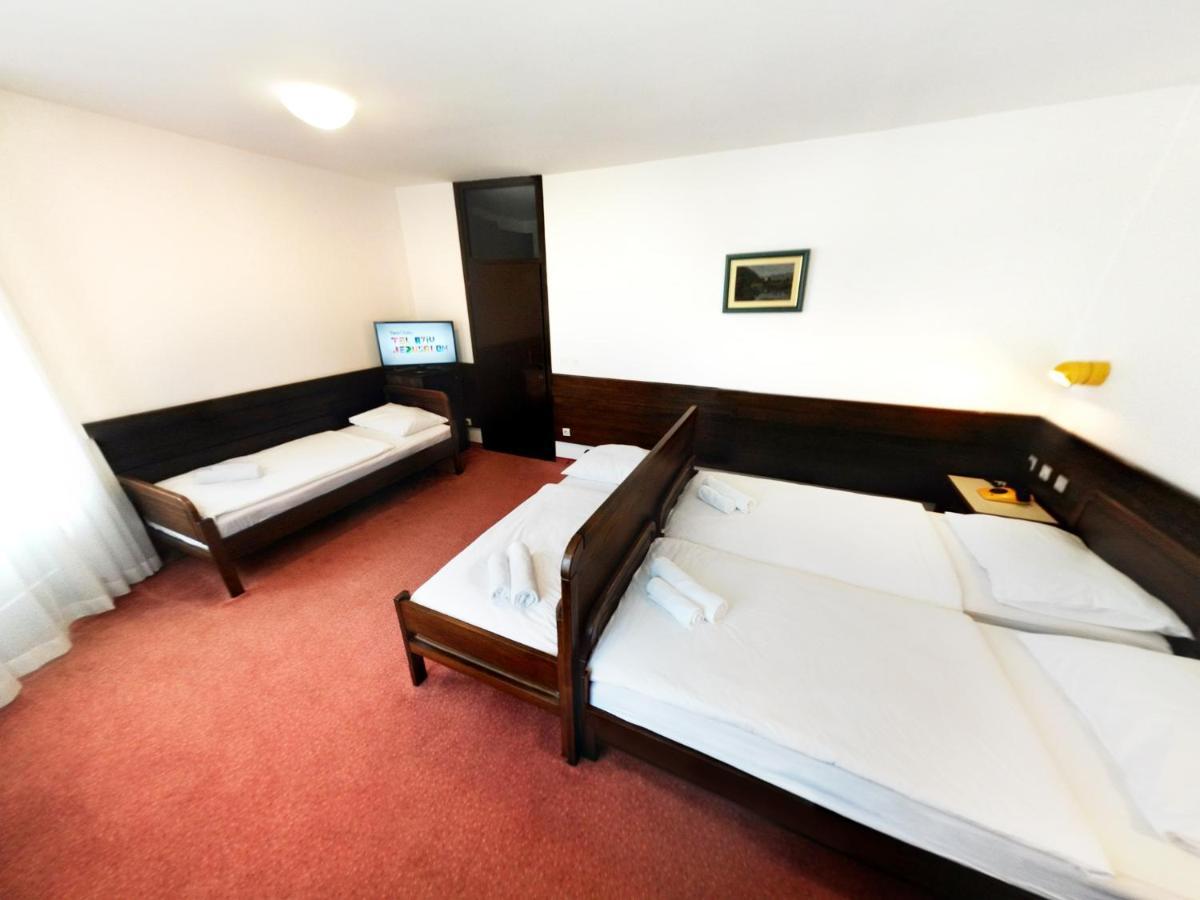 Hotel Lucija Most na Soči Kültér fotó