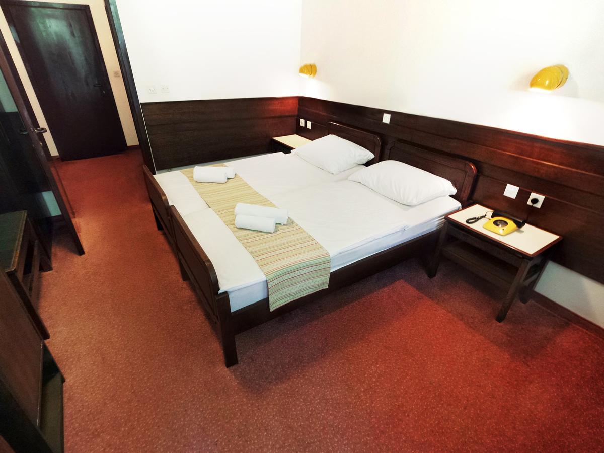 Hotel Lucija Most na Soči Kültér fotó